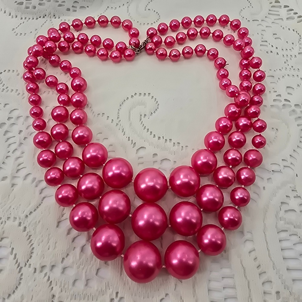 Vintage Hot Pink Faux Pearl Necklace Three Strand Graduated Bubblegum Ball Bead - Picture 2 of 10